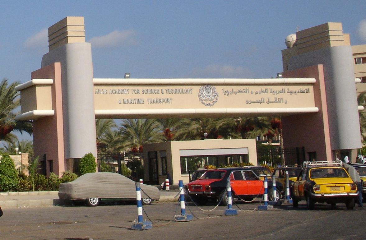 انتشال قطع أثرية ضخمة من مياه أبو قير لأول مرة منذ 25 عامًا