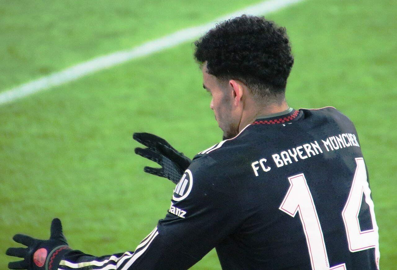 هاتريك لويس دياز يقود بايرن ميونيخ لسحق لايبزيج 6-1 واعتلاء صدارة البوندسليجا