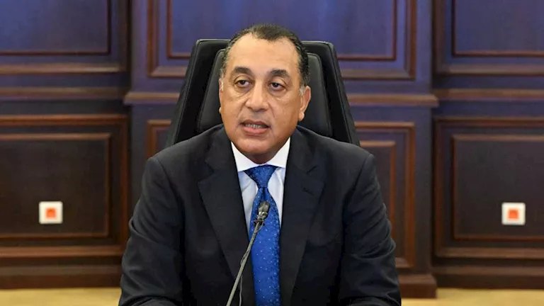 مدبولي يكشف عدد المستفيدين من مشروعات الصرف الصحي بالقرى