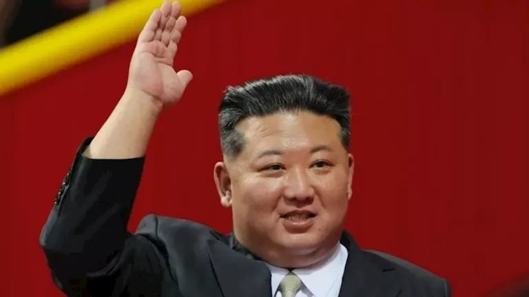 إعلام رسمي: زعيم كوريا الشمالية عاد للبلاد بعد زيارة للصين