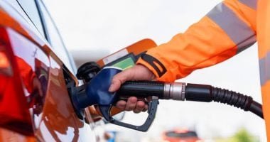 النيجر تفرض حظرا ليليا على بيع البنزين وسط نقص الوقود وتعطل حركة النقل