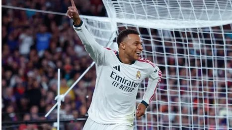 مبابي يقود ريال مدريد لحسم "الكلاسيكو" أمام برشلونة ويشعل صراع الصدارة