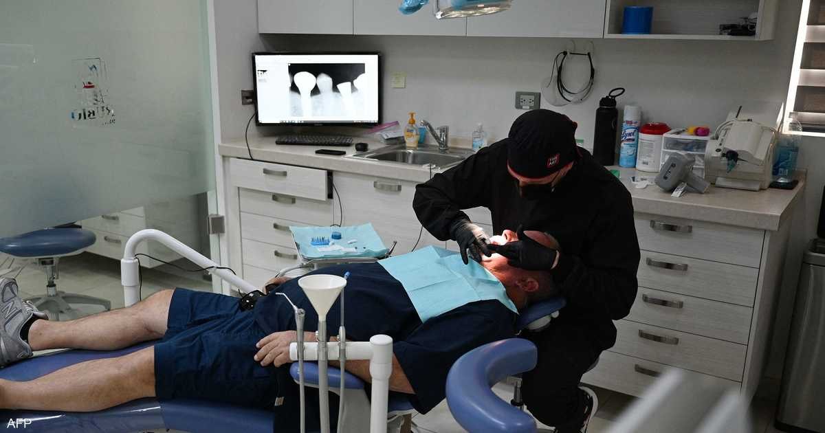 لماذا تفشل بعض زراعات الأسنان رغم المضادات الحيوية؟