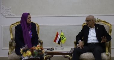 محافظ شمال سيناء يستقبل قافلة جامعة الأزهر الطبية لدعم المنظومة الصحية